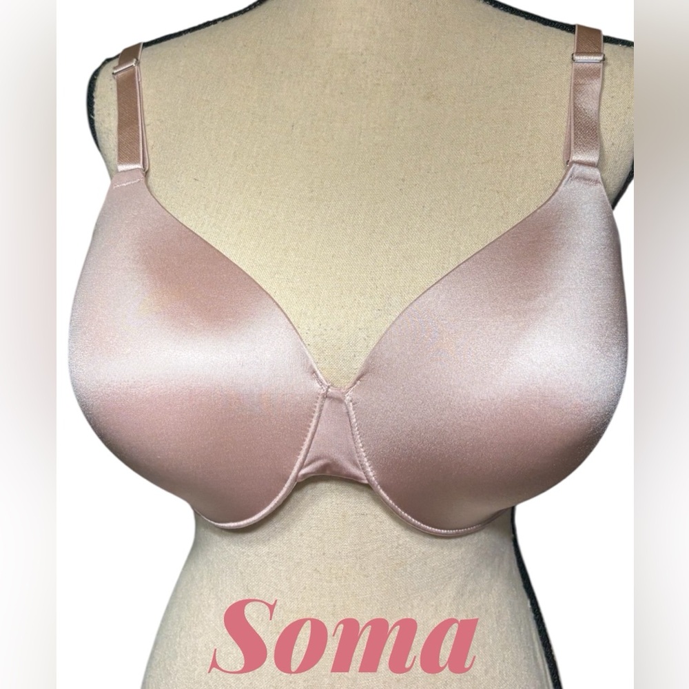 Soma-nude pink 40D bra. Vanishing back, full coverage underwire. Like new cond!